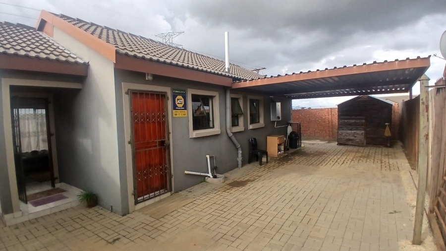 To Let 3 Bedroom Property for Rent in Mandela View Free State